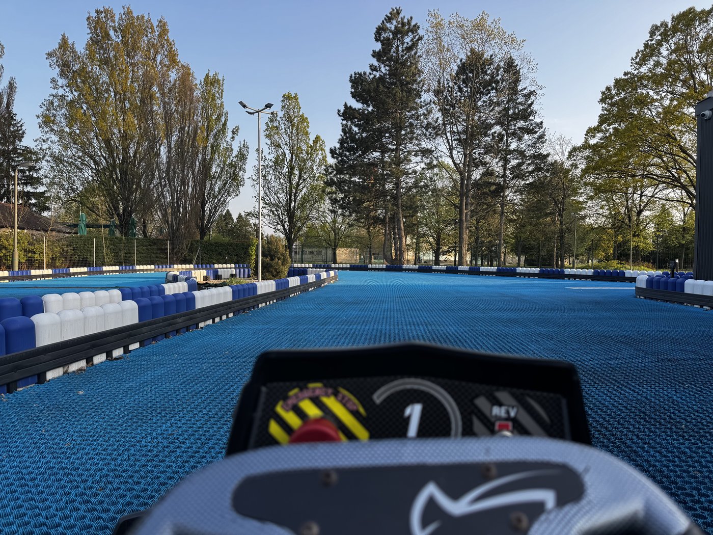 Elektromos gokart pilótafülke – Funcity Bük